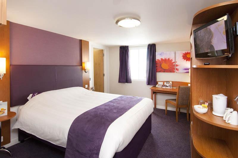 Premier Inn Haydock Park/M6 J23 ワーリントン エクステリア 写真